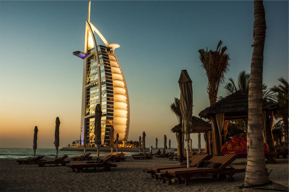 Экскурсии по отелю Burj Al Arab проводят в Дубае
